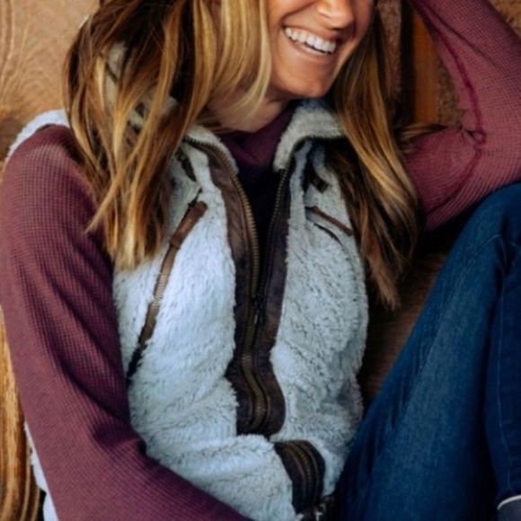 Kuhl Flight Cream Vest - Picture 1 of 15